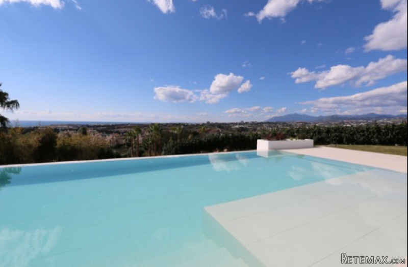 5 bedroom detached villa for sale