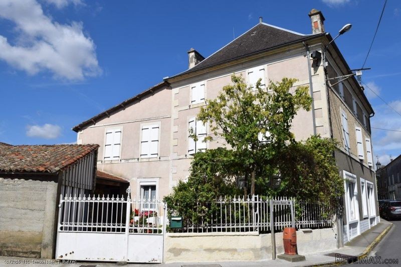 4 Bedroom Townhouse With Courtyard and..