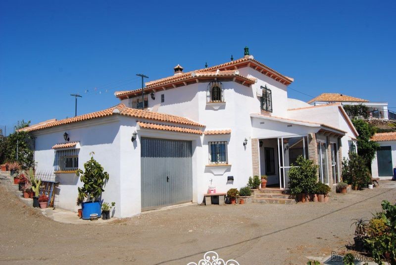 Villa for Sale in Arenas 239.000 €