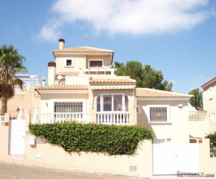 5 Bedroom 2 Bathroom Villa In.. - 2