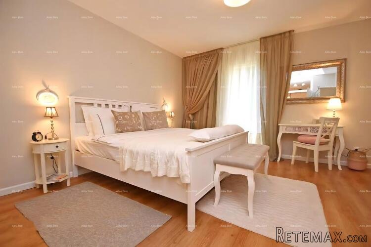POREČ – ŠPADIĆI, STAN 74,29 m², 2 MINUTE OD PLAŽE