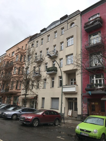 Freshly Renovated Studio in the..