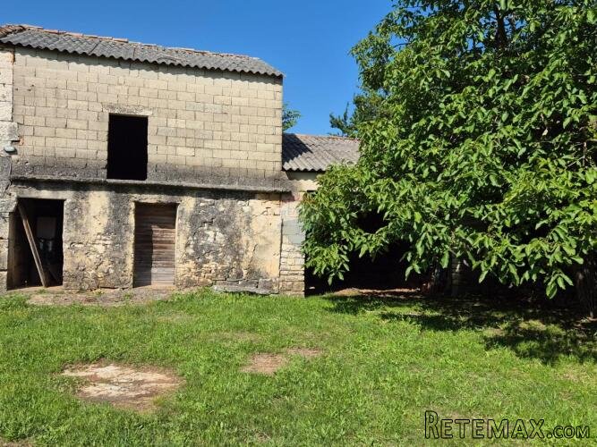 Istra, Kanfanar okolica građevinsko zemljište sa kućom - 3