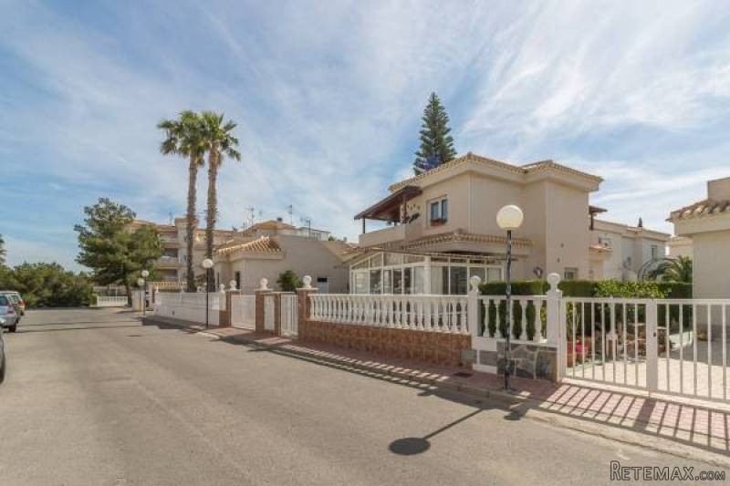 3 Bedroom 2 Bathroom Villa In Playa..