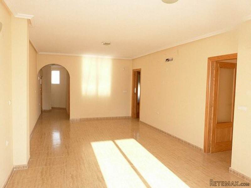 HUGE 3 BED APARTMENT WITH COMMUNAL POOL - 2