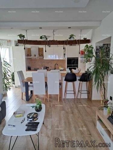 PULA, VIDIKOVAC, RENOVIRAN STAN 52 m²