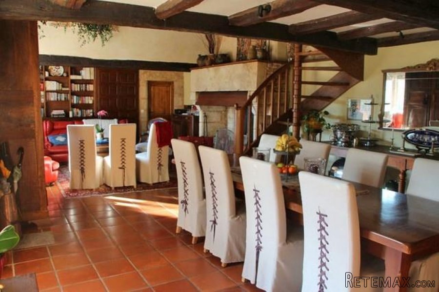 Puy L'Eveque (Lot) - Immaculate stone property with 7 en suite.. - 9