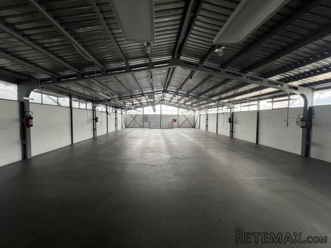 Izdajem halu sa kancelarijama od 770m2 u Rakovici - 10