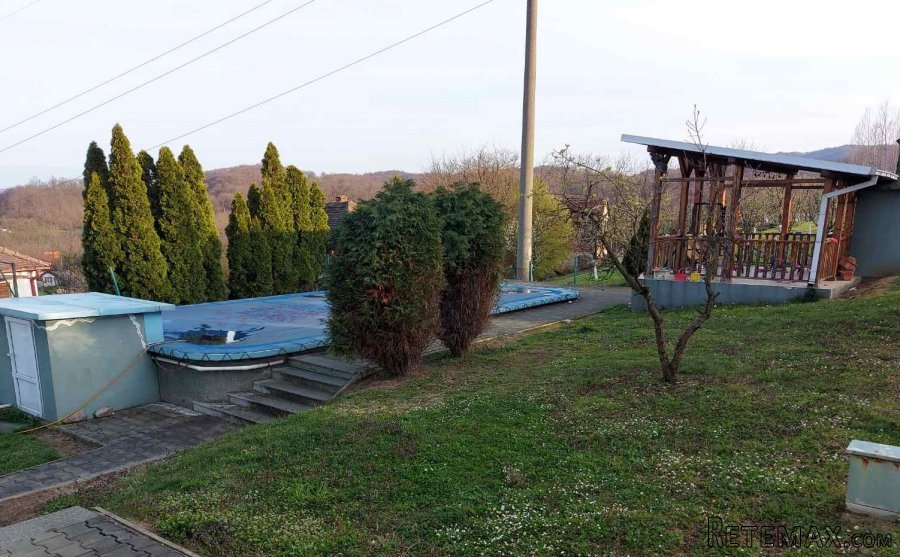 Na prodaju kuca u Loznici - 2