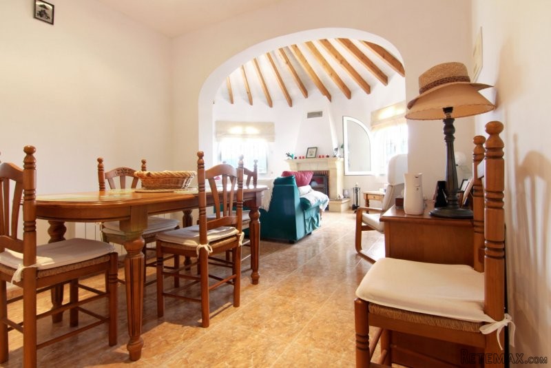 3 Bedroom 2 bathroom detached villa in.. - 2