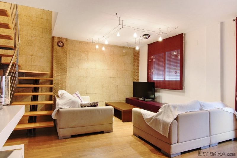 Apartment and commercial premises in..