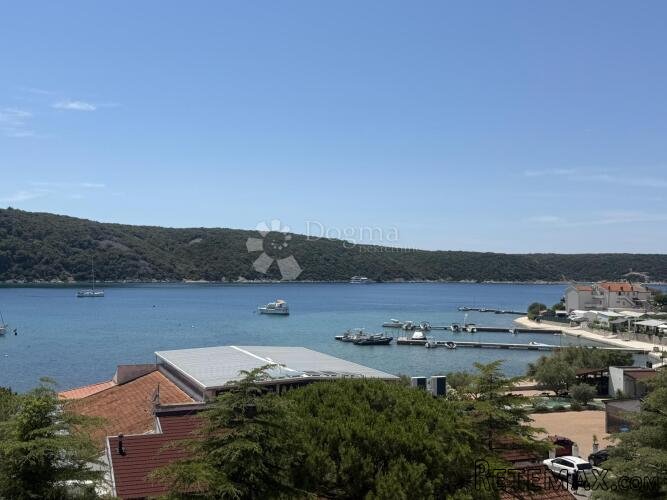 Kampor, Rab – Ekskluzivan stan s panoramskim pogledom na mo