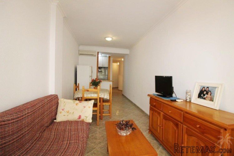 This apartment to renovate is only 200m from the beach. You.. - 2