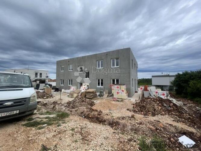 Umag, predivan apartman s okućnicom - 2