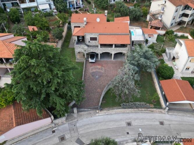 Istra,Pula,Vila sa dva stana 400 m do mora - 3