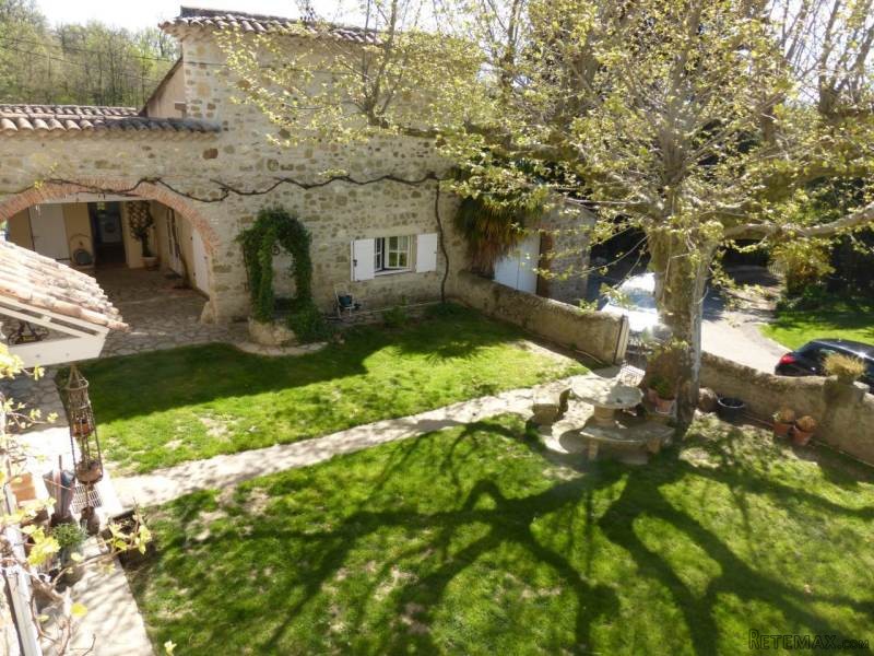 Well Renovated Stone House Set On 5.4.. - 2