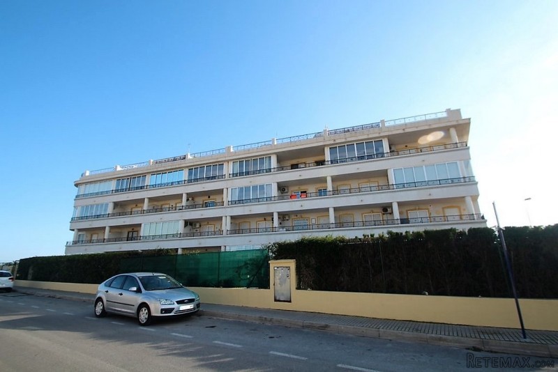2 bedroom, 1 bathroom Apartment..