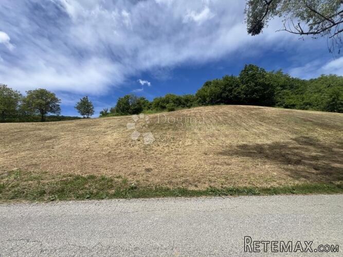 Građevinsko zemljište 4.712 m2 - Kozjak Začretski - 37.000 €
