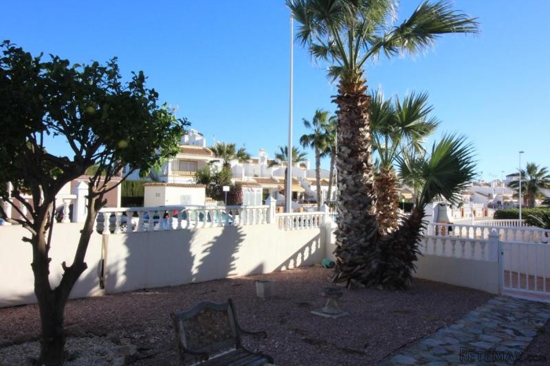 REDUCED !!!! 2 bedrooms, with garden..