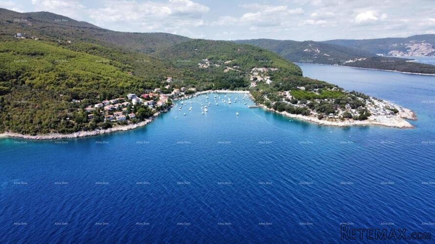 Građevinsko zemljište površine 1.220 m² – Sveta Marina, Raš..
