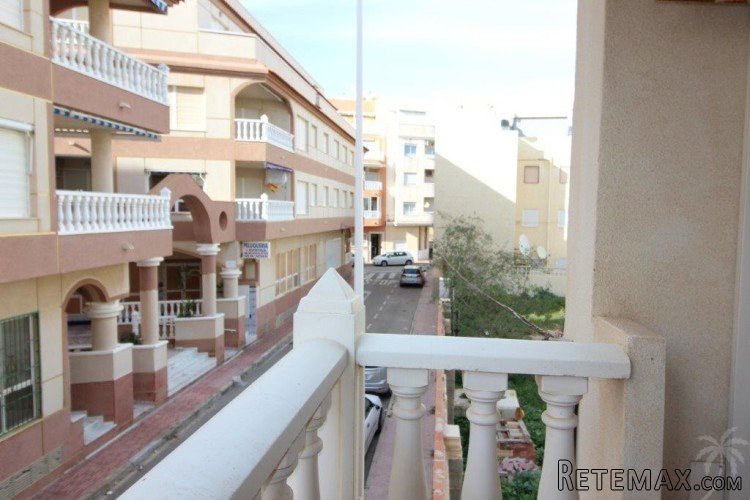 This apartment to renovate is only 200m from the beach. You.. - 6