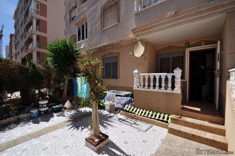 2 bedroom, 1 bathroom Apartment, (build..