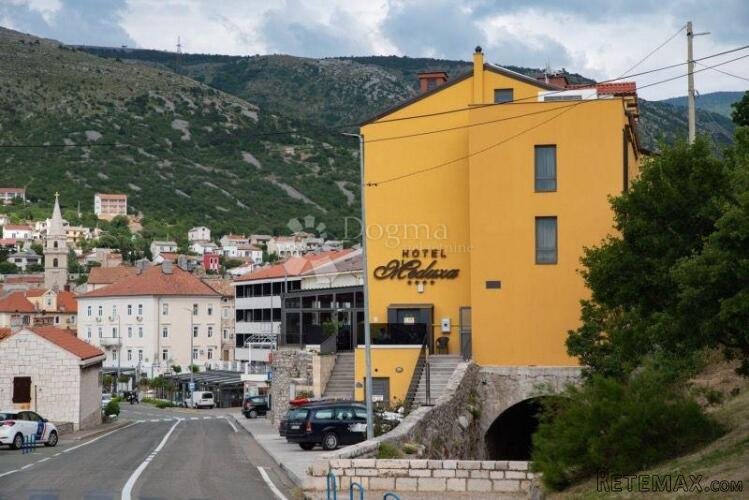 PRODAJE SE HOTEL U SENJU 4* - 2