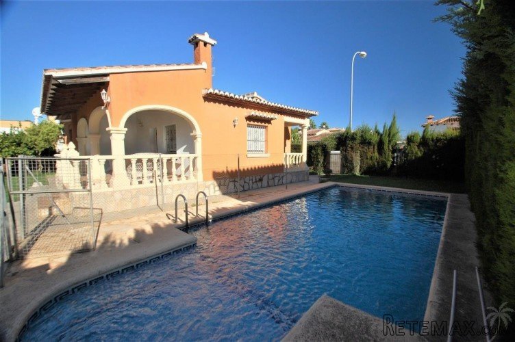 This delightful, detached property stands on a beautifully.. - 2