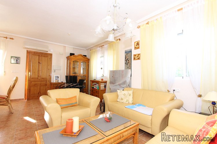 RESERVED!! Spacious connected house divided over 3 floors.. - 3