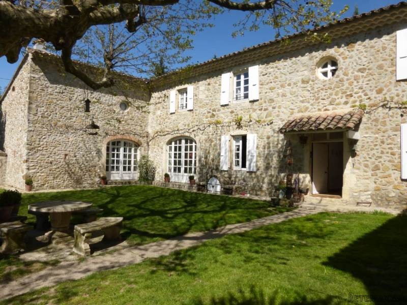 Well Renovated Stone House Set On 5.4..