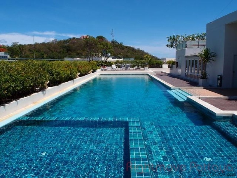 1 Bedroom Condo for sale in Pratumnak -..