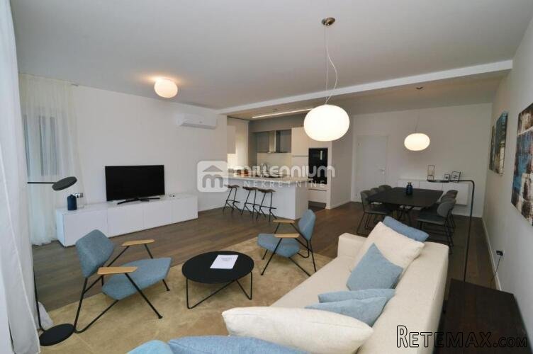 Lovran, 860m2, luksuzna vila sa 6 stanova i bazenom - 5