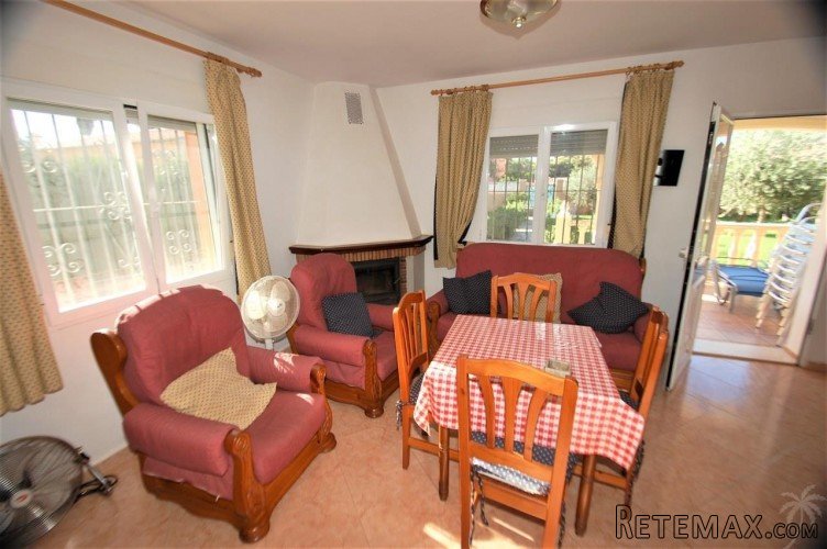 This delightful, detached property stands on a beautifully.. - 5