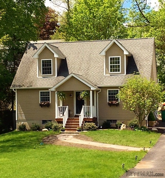2 bedroom House For Sale: 365 Sprout..