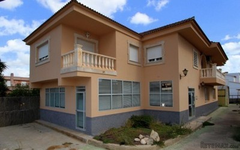 Home and business for sale in Son Ferrer