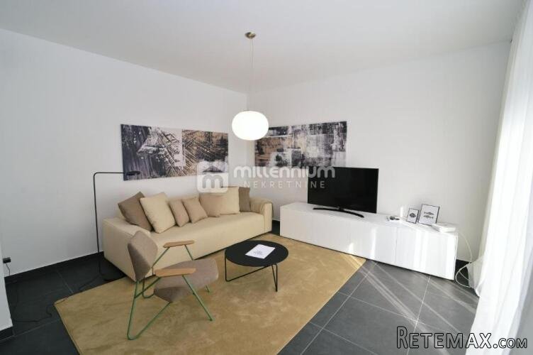 Lovran, 860m2, luksuzna vila sa 6 stanova i bazenom - 6