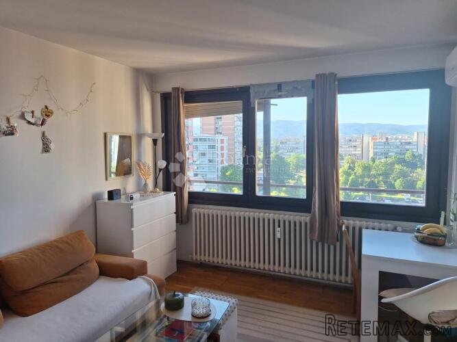 Predivan 2-sobni stan 34 m2 s otvorenim pogledom