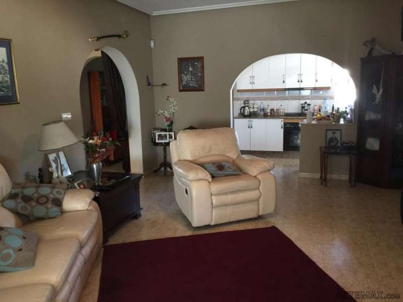Well Presented 3 Bedroom Villa For Sale.. - 2