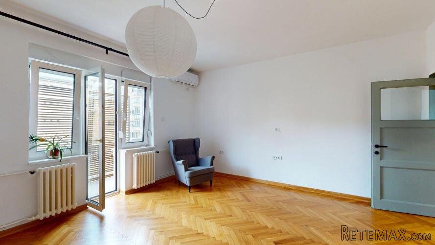 Renoviran trosoban stan na Keju-Novi Sad