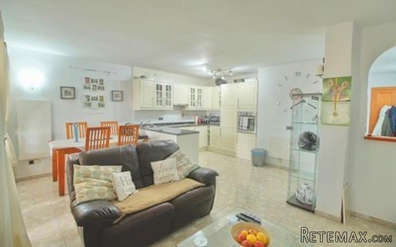 3 bedroom apartment with views to the..