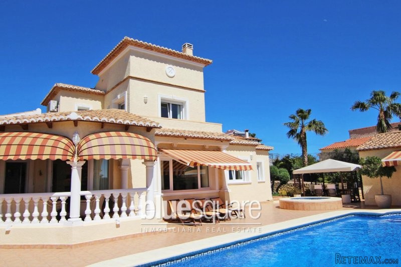 Luxury 3-bedroom villa with great views