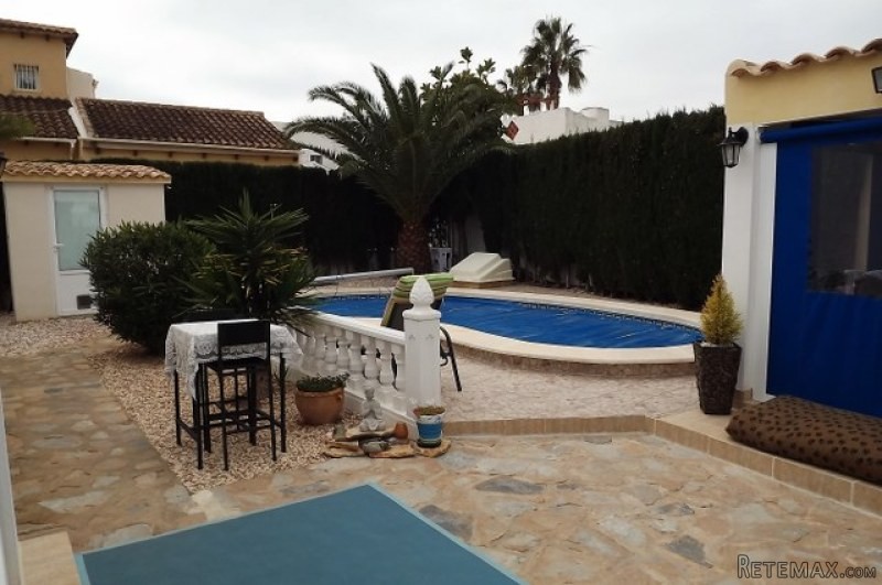 2 Bedrooms - Villa - Alicante - For Sale