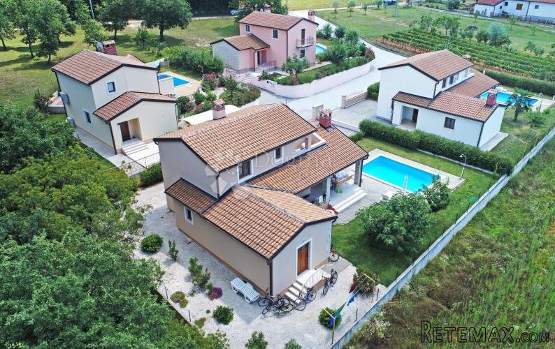 Poreč okolica, prekrasna kuća u mirnom naselju s bazenom - 2