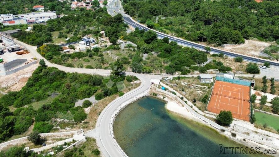 ROGOZNICA- GRAĐEVINSKO ZEMLJIŠTE UZ MORE - 2