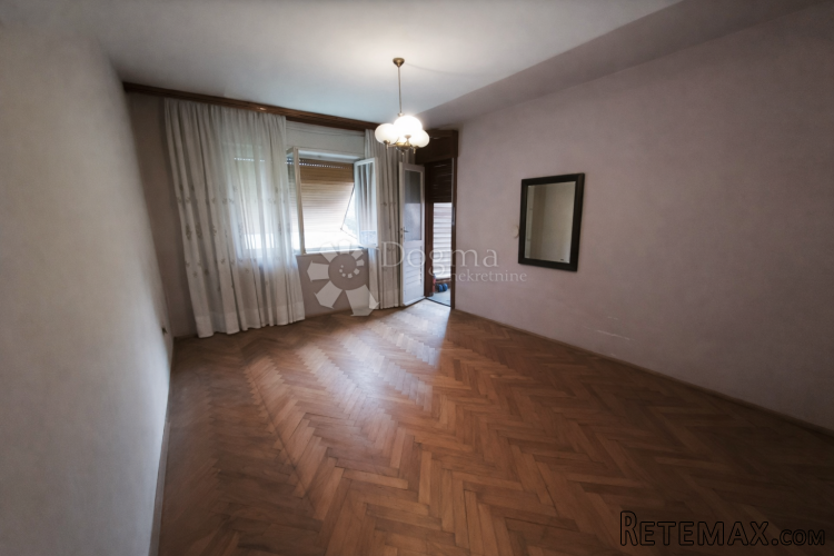 Rovinj | Odlična lokacija - 2 spavaće sobe, lođa - 2
