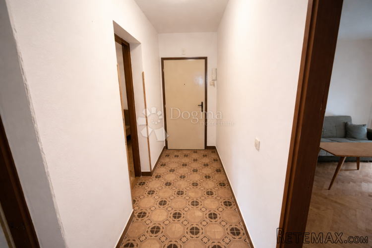 Rovinj | Odlična lokacija - 2 spavaće sobe, lođa - 3