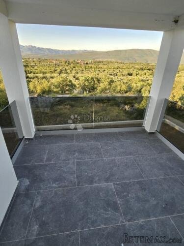 Samostojeća nova vila s dva zasebna stana - novogradnja - 3