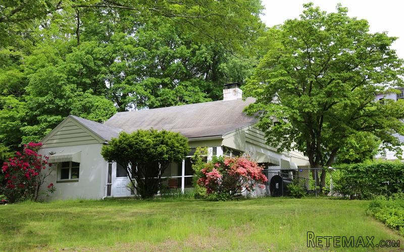 2 bedroom House For Sale: 4 Oak Street..