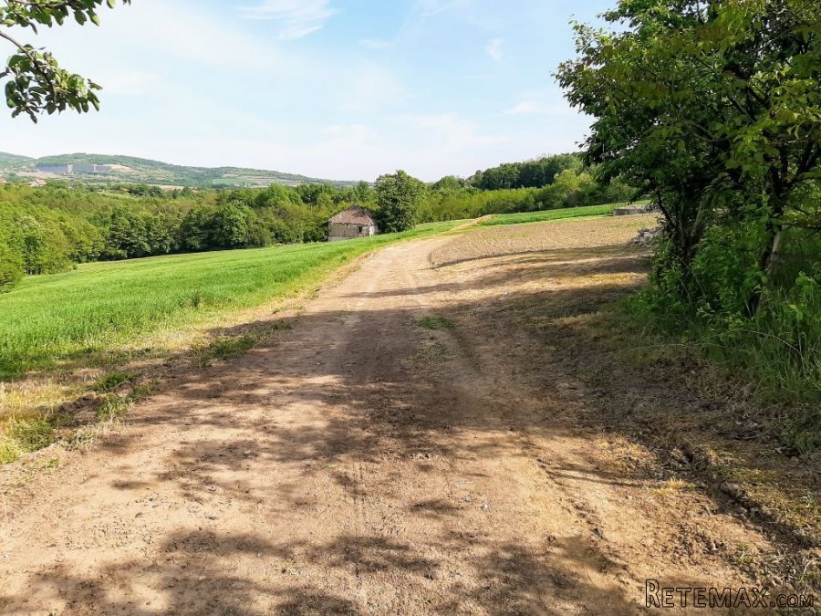 Plac sa pogledom na Kosmaj,1ha i 52ara - 4