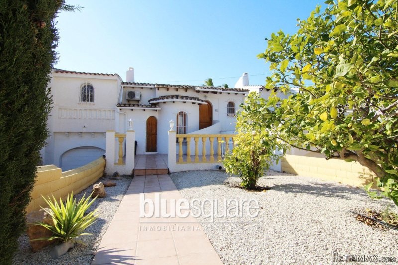 2-bedroom bungalow with panoramic sea..